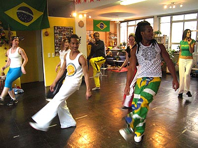 Axe Samba Reggae Afrobrasilianischer Tanz in der Academia Arapua