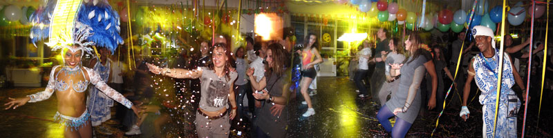 Ressaca do carnaval Academia Arapua mit Zumba Probestunde, Live Percussion und Samba Show